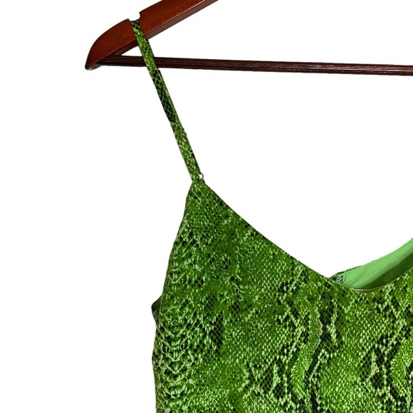 L'Agence Jaelyn Camisole Jumpsuit Silk Green Snakeskin Cropped Wide Leg 2 - Picture 5 of 15